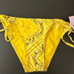 Size XS (0-2) Target Yellow Paisley Bandana Side Tie Bikini Bottom New With Tags